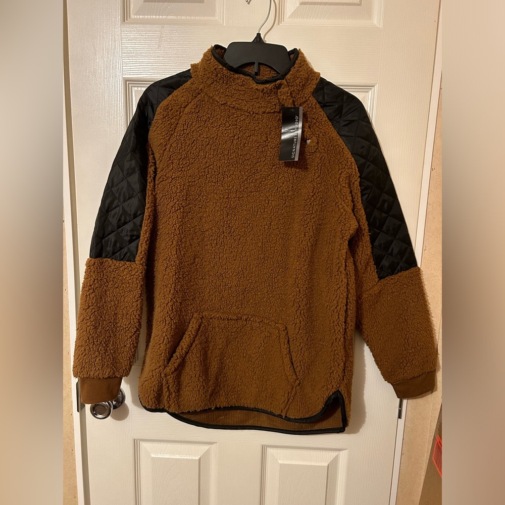 Signature Studio Quarter Button Teddy Pullover‎ Jacket. Size M. NWT.
